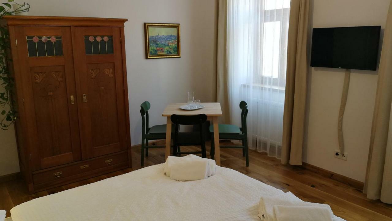 Penzion Stastny Medved Znojmo Exterior foto