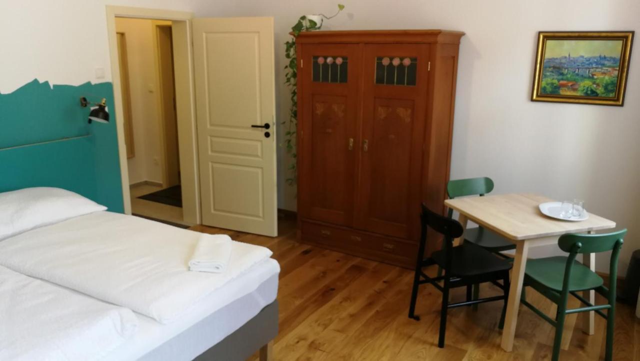 Penzion Stastny Medved Znojmo Exterior foto